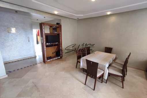 Grand appartement meublé au Rez-dec-chaussée à Louer